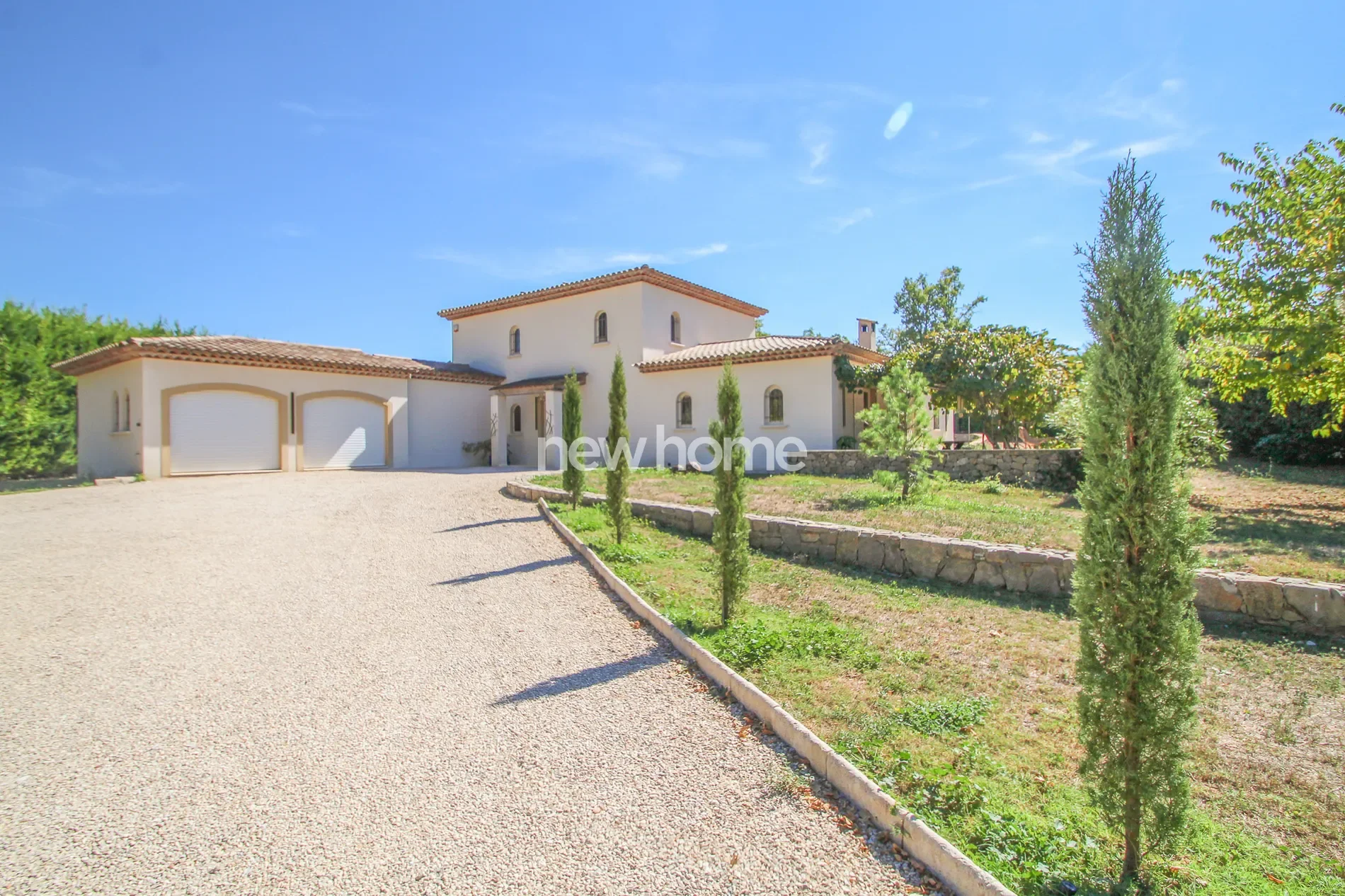 Exterior photo 3
