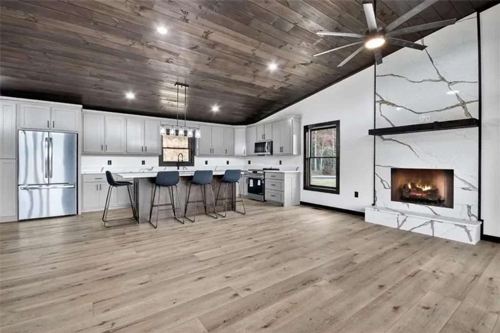 123 Ridgeline Drive, Turtletown, United States. - Photo 5