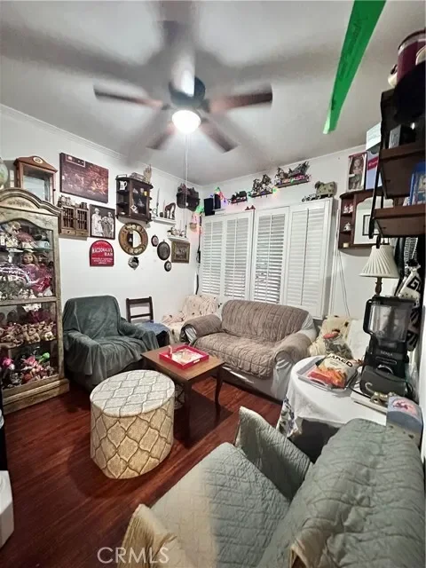 2116 S Palm Grove Ave, Los Angeles, CA 90016, Los Angeles, California, United States. - Photo 9
