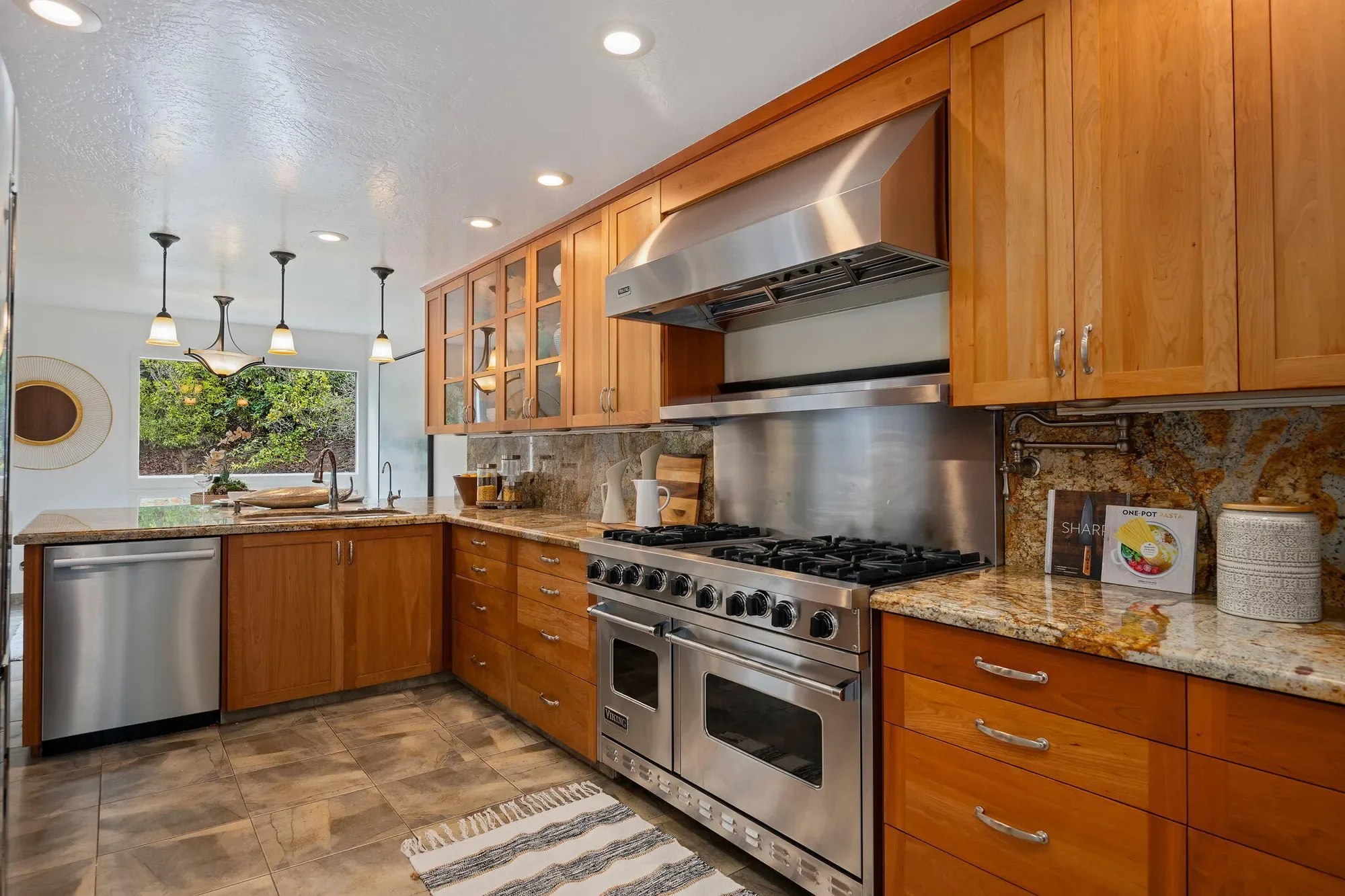 340 W Mountain Drive, Santa Barbara, California, United States. - Photo 14