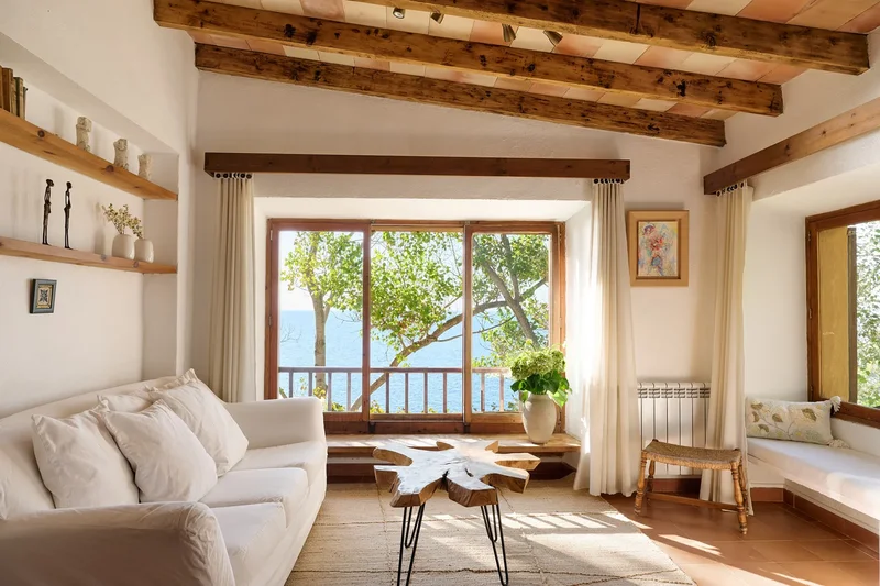 A rare opportunity for true waterfront living with stunning views, sea access and a rental license.