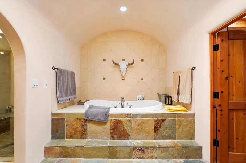11 KOONTZ Road, Corrales, NM 87048, Corrales, New Mexico, United States. - Photo 30