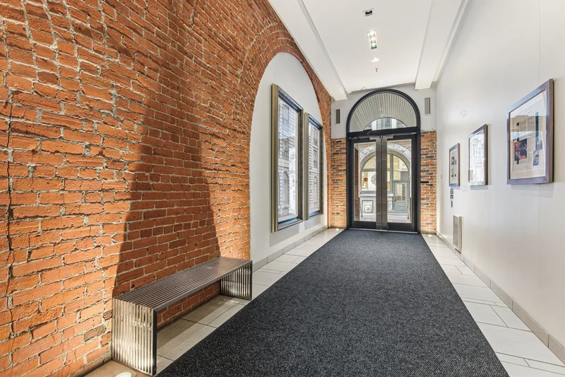 65 Rue St-Paul O. 407, Montréal, Quebec, Canada. - Photo 37