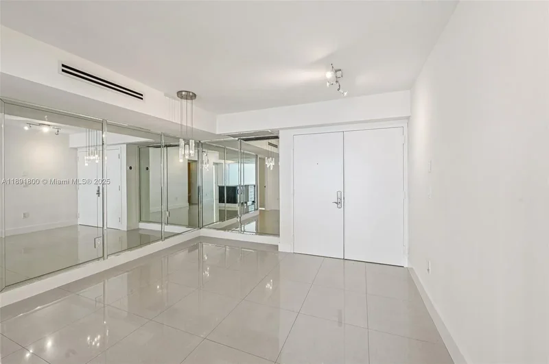 6301 Collins Ave 2203, Miami Beach, Florida, United States. - Photo 19