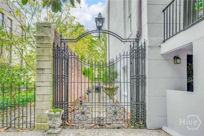405 E Liberty Street, Savannah, GA 31401, Savannah, Georgia, United States. - Photo 21