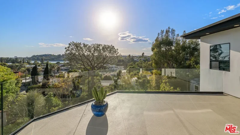 2457 Hidalgo Avenue, Los Angeles, California, United States. - Photo 23