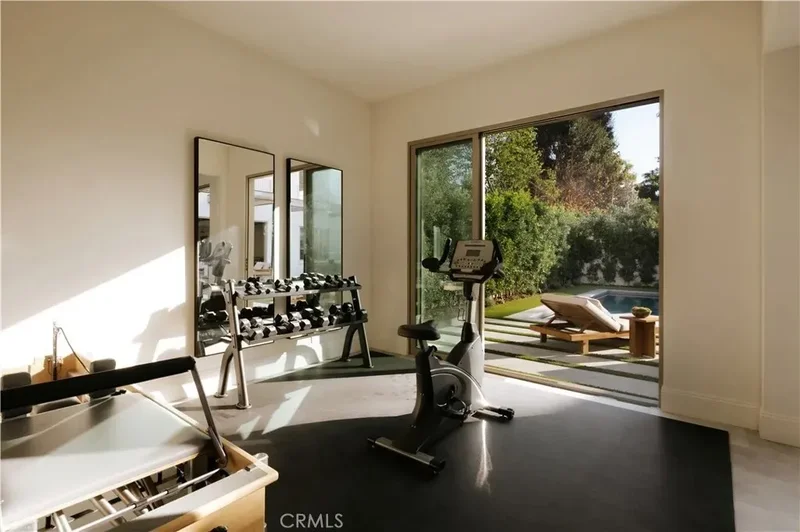 4748 Noble Avenue, Los Angeles, California, United States. - Photo 41
