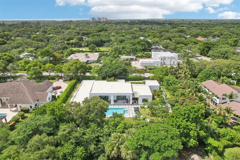 6175 SW 128th St, Coral Gables, Florida, United States. - Photo 26