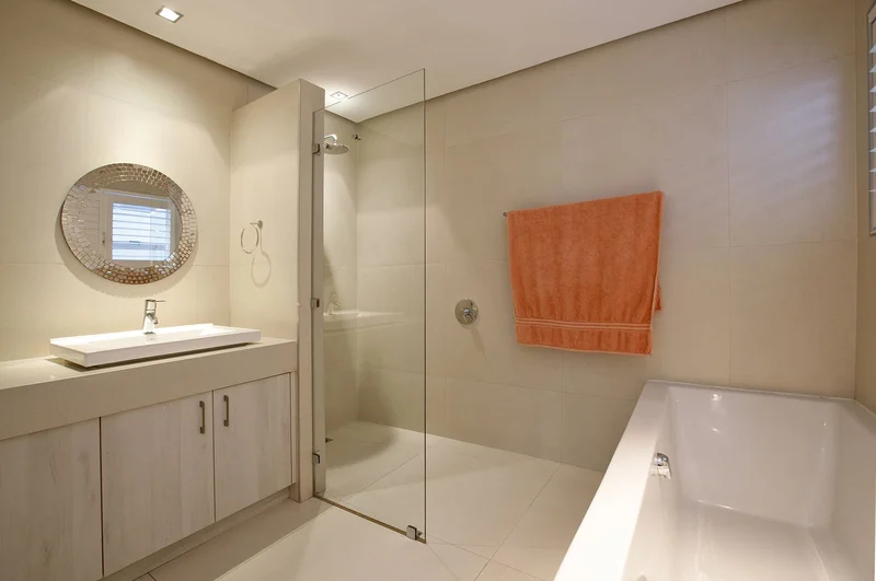 60 Ocean View Dr, Sea Point, Cape Town, 8060, South Africa, Cape Town, Western Cape, South Africa. - Photo 48