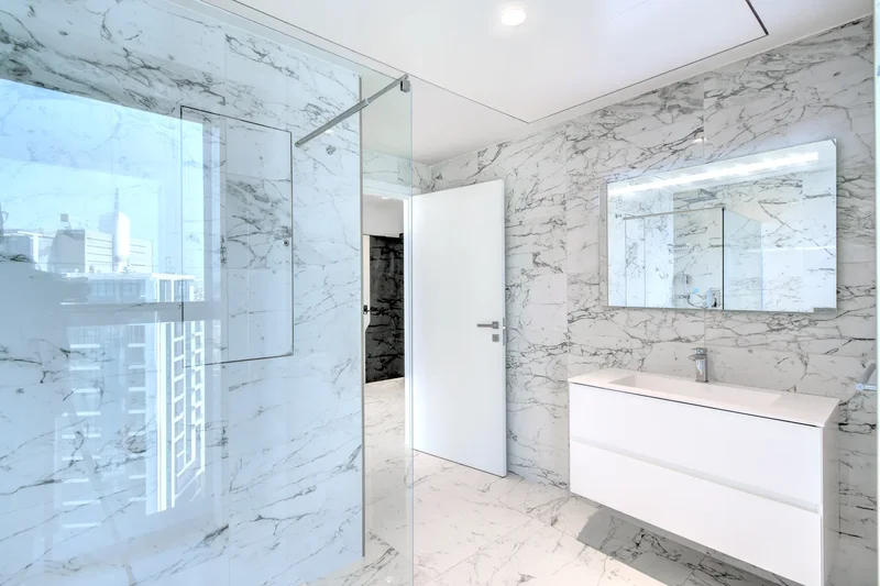 Stunning Corner North Facing Apartment