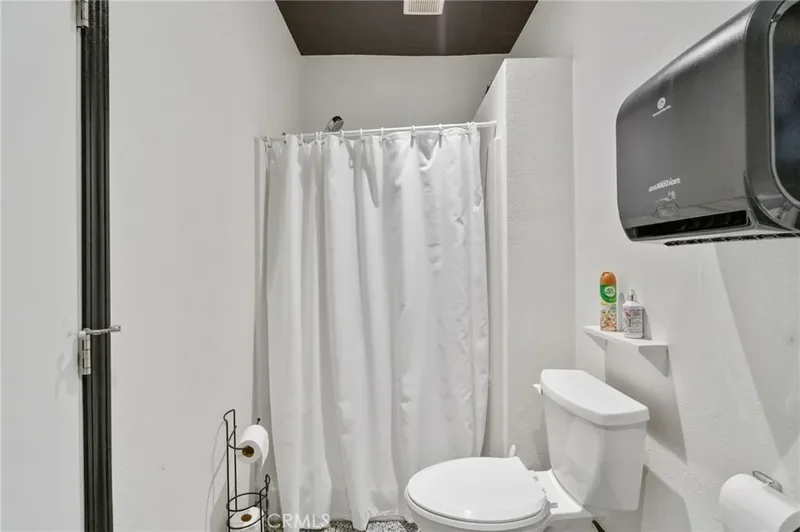1033 Kimbark Avenue, San Bernardino, CA 92407, San Bernardino, California, United States. - Photo 57