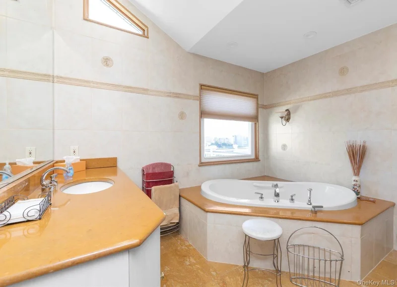 2072 Legion Street, Bellmore, New York, United States. - Photo 13