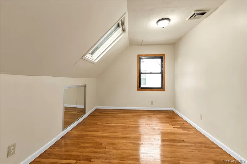 7653 268th Street, Glen Oaks, NY 11040, New York, New York, United States. - Photo 16