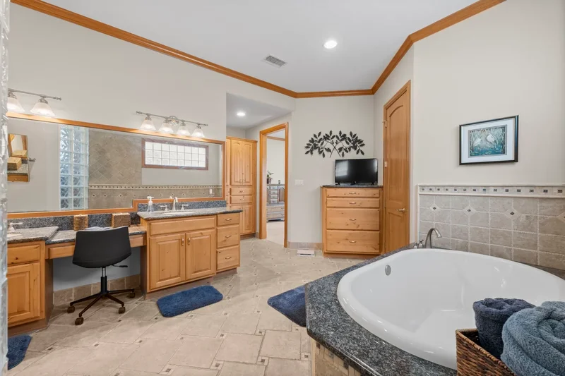 18675 W Cool Breeze Lane, Montgomery, TX 77356, Montgomery, Texas, United States. - Photo 15