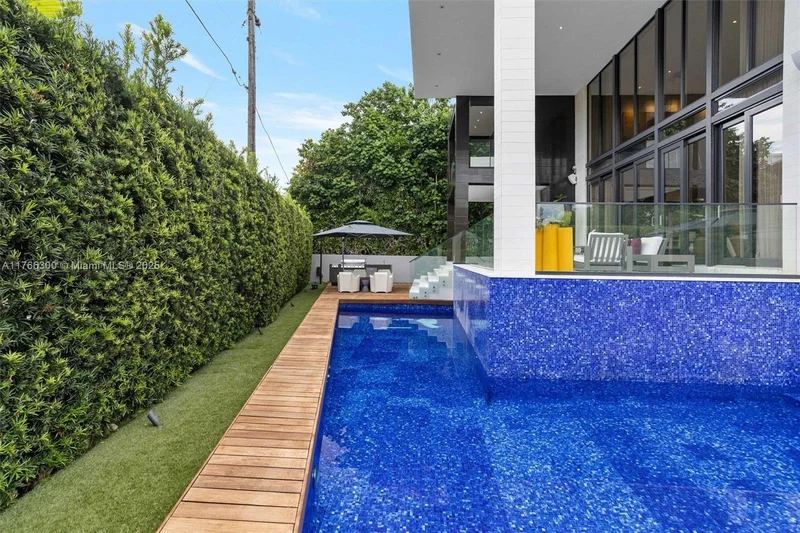 610 Harbor Cir, Key Biscayne, Florida, United States. - Photo 56