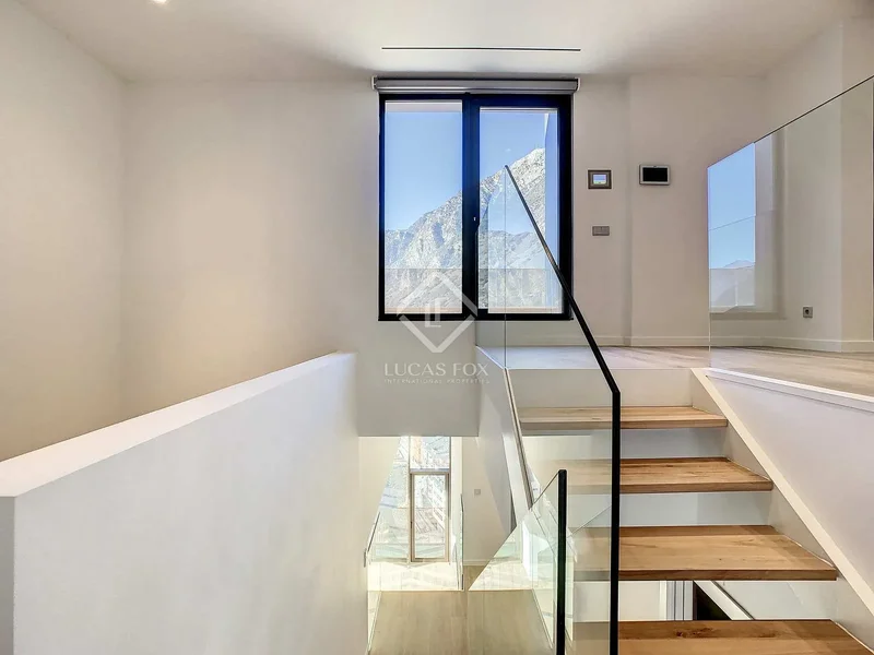 Av. de les nacions unides, Escaldes Engordany, Escaldes Engordany, Escaldes-Engordany, Escaldes-Engordany, Andorra. - Photo 36