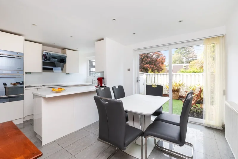 49 Ashleigh Road, Horsham, RH12 2LE, Horsham, England, United Kingdom. - Photo 3