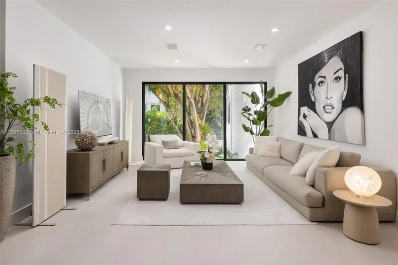 2000 S Bayshore Dr 4, Miami, Florida, United States. - Photo 30
