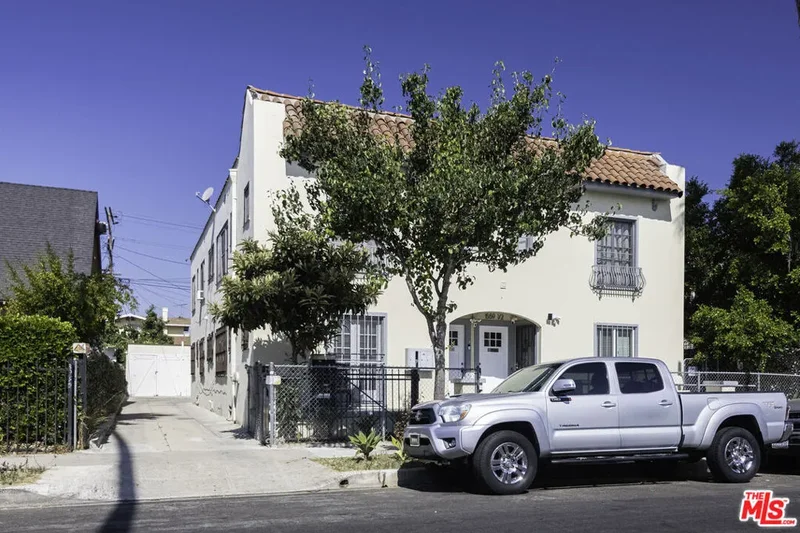 1561 1/2 S Harvard Boulevard, Los Angeles, California, United States. - Photo 14