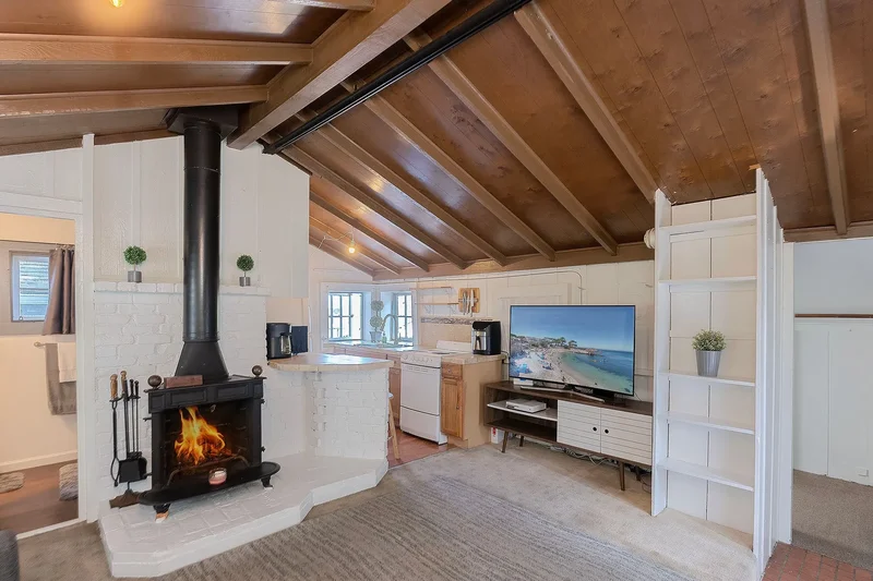 215 Chestnut Street, Pacific Grove, CA 93950, Pacific Grove, California, United States. - Photo 9