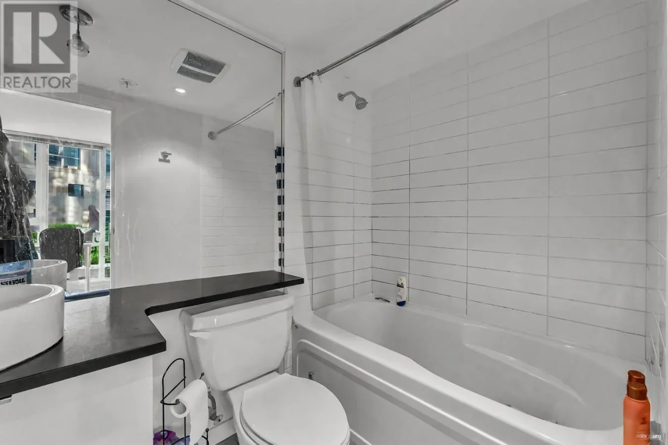 1009 788 HAMILTON STREET, Vancouver, British Columbia, Canada. - Photo 2