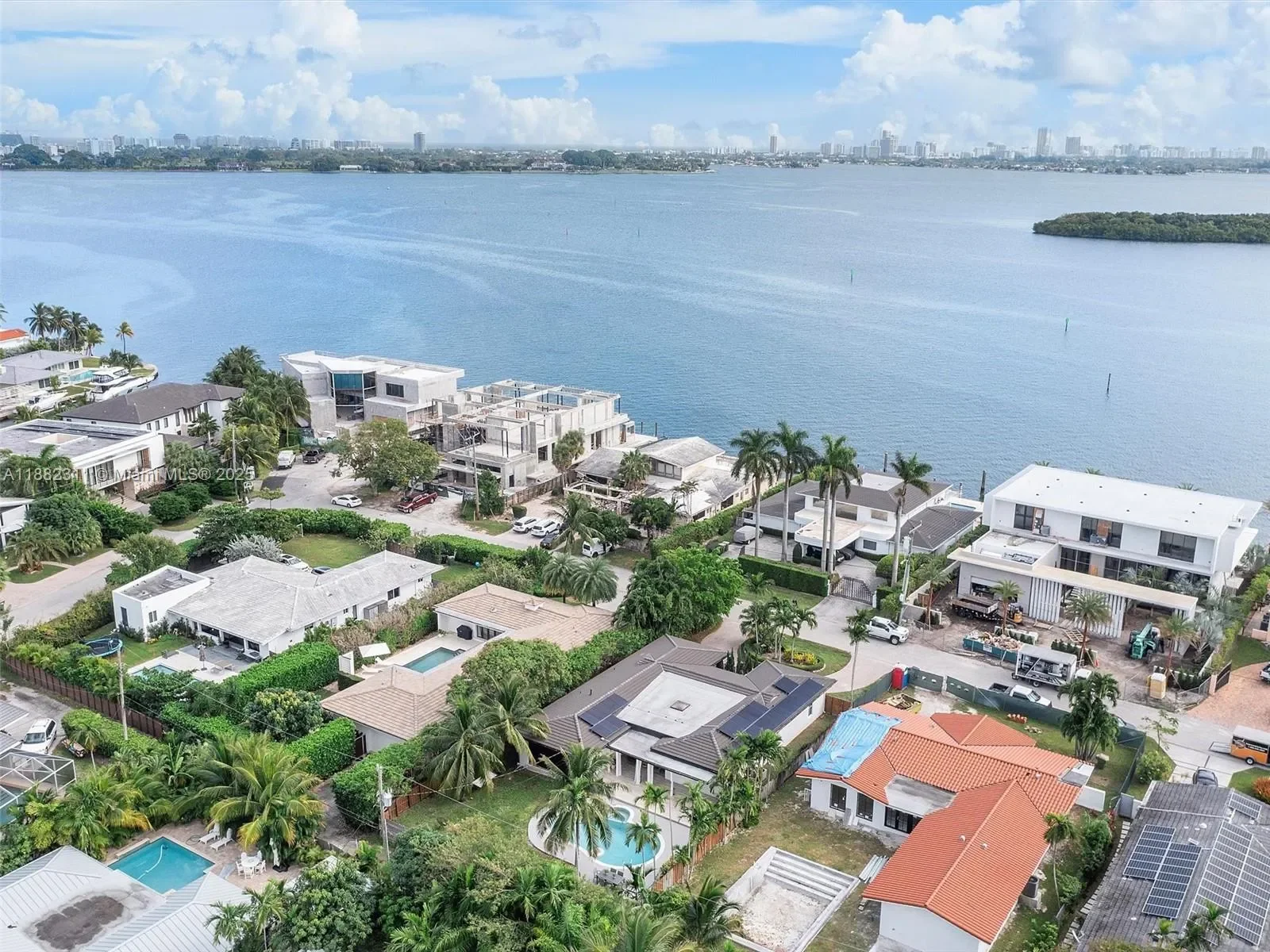 11407 N Bayshore Dr, North Miami, FL 33181, North Miami Beach, Florida, United States. - Photo 39