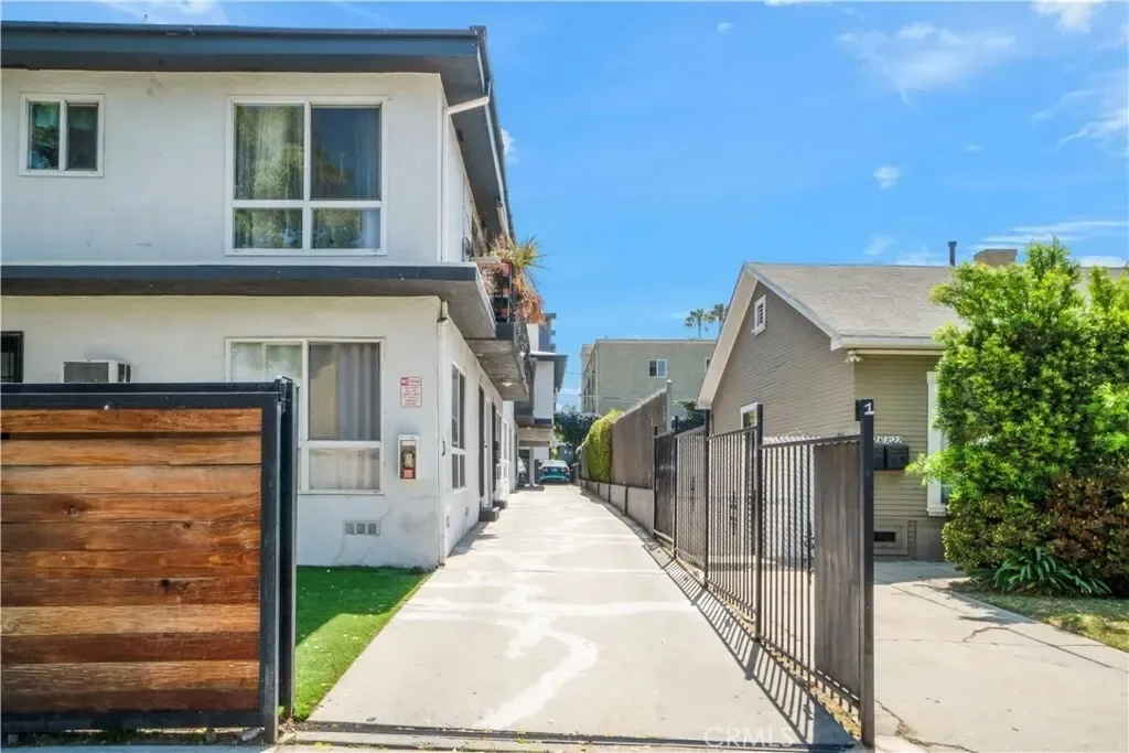 1026 N Hudson, Los Angeles, California, United States. - Photo 1