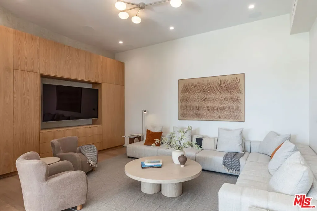 1705 Carla, Beverly Hills, California, United States. - Photo 10