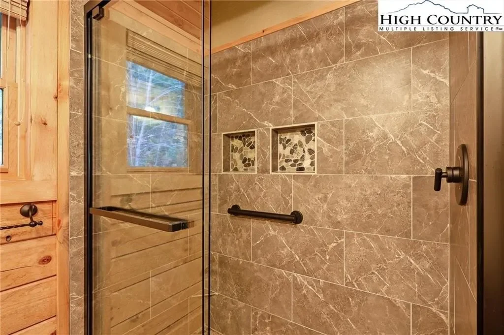 305 Fox Cove Road, Ferguson, NC 28624, Ferguson, North Carolina, United States. - Photo 20