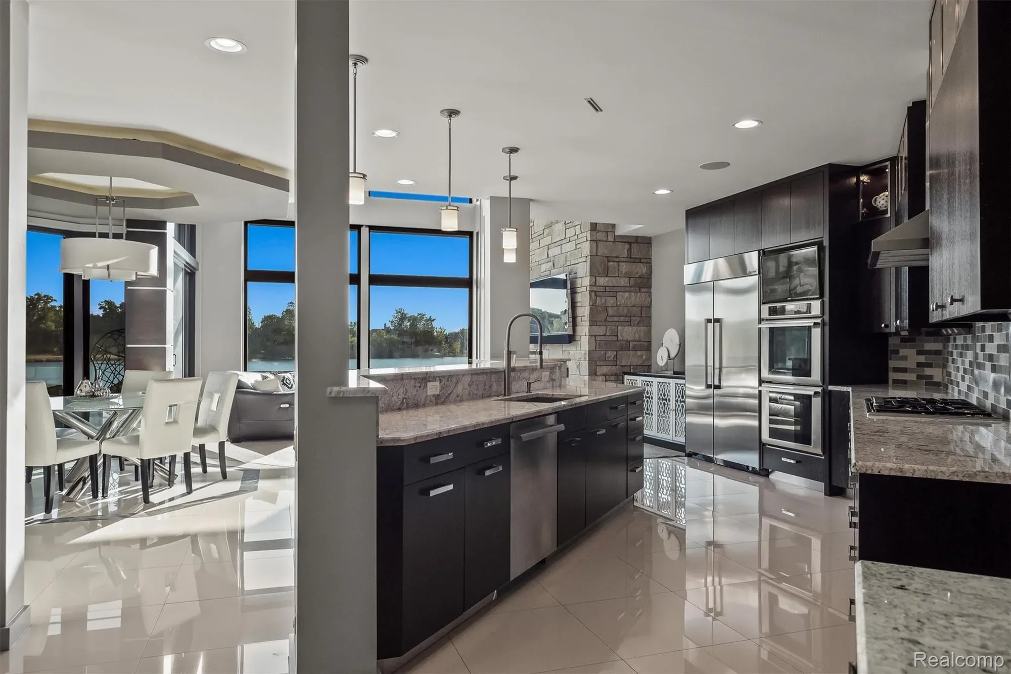 2657 TURTLE SHORES Drive, Bloomfield Charter Township, MI 48302, Bloomfield Hills, Michigan, United States. - Hero Image