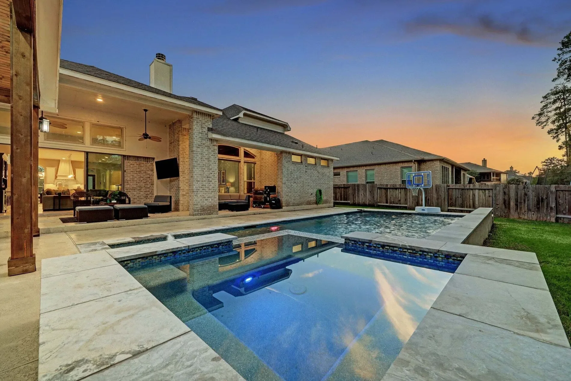 Exterior photo 3