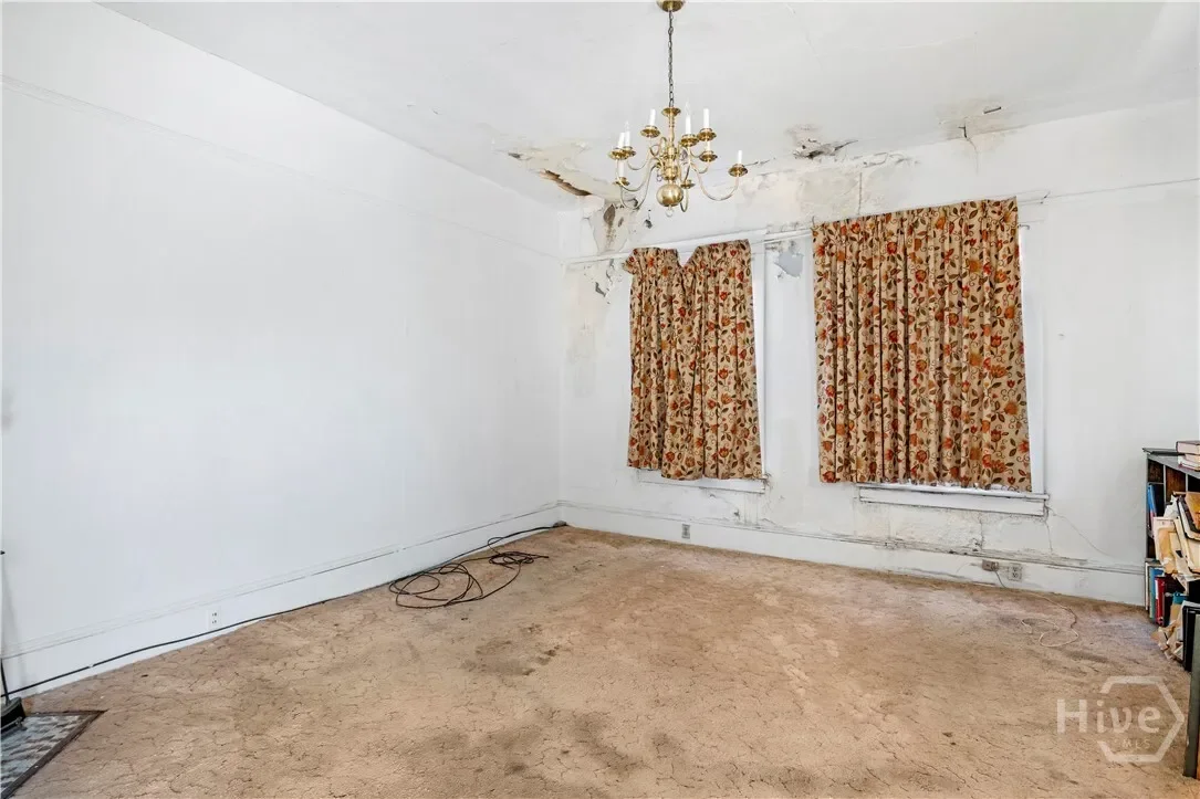 310 W 34th Street, Savannah, Georgia, United States. - Photo 16