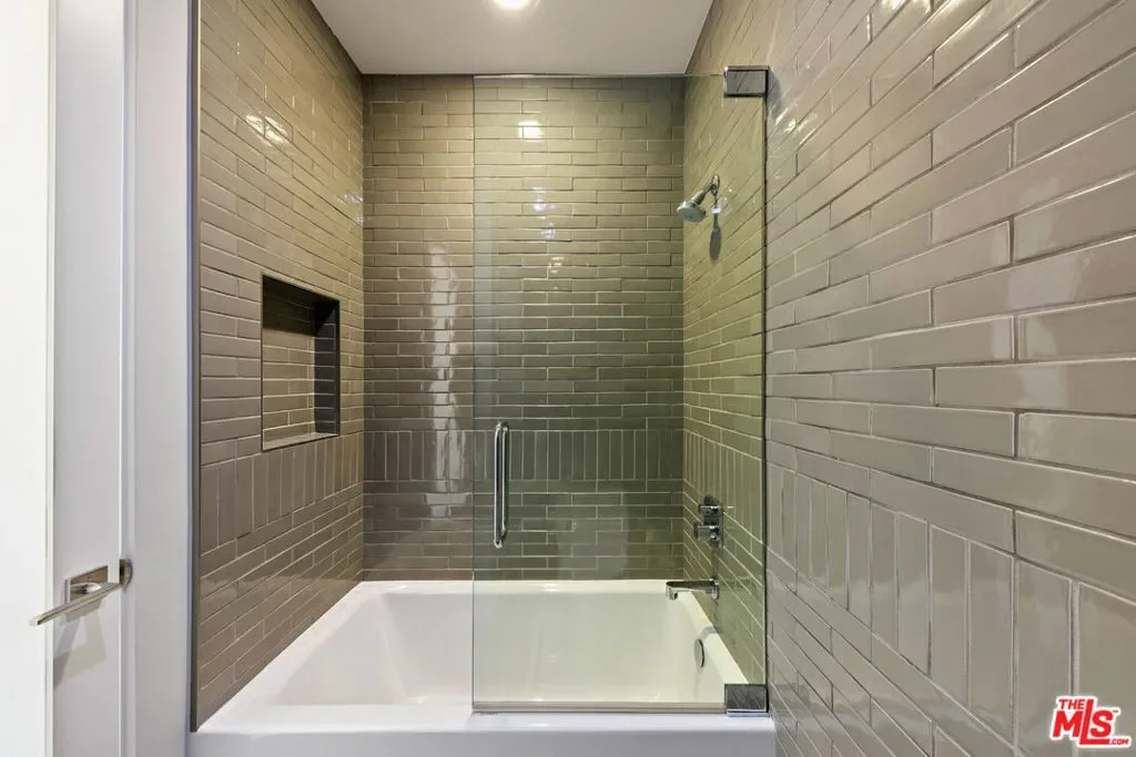 22065 Pacific Coast Highway 7, Malibu, California, United States. - Photo 18
