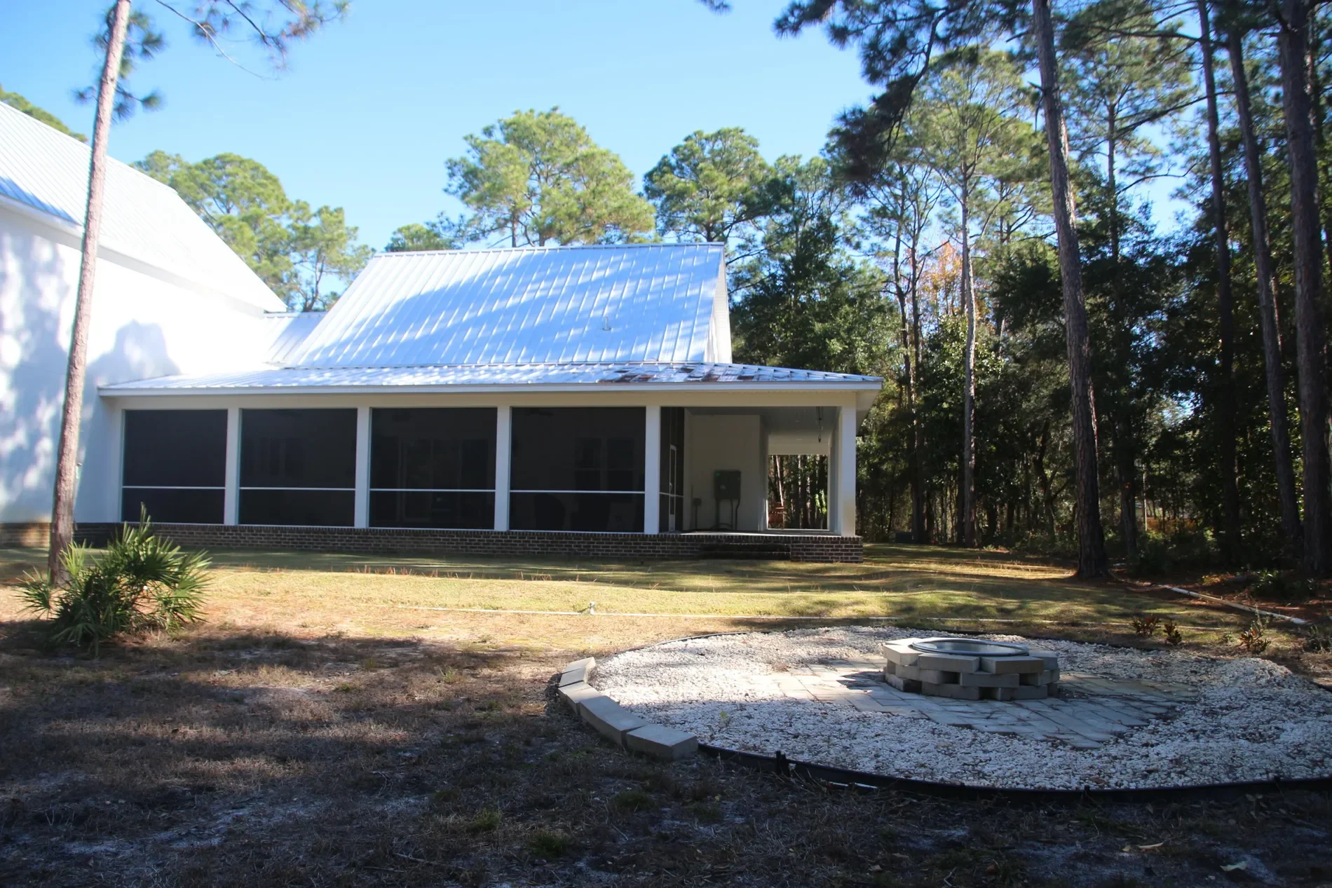 Exterior photo 2