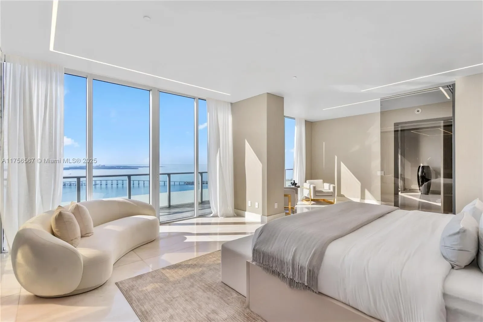 1300 Brickell Bay Dr, #4400, Miami, Florida, United States. - Photo 15
