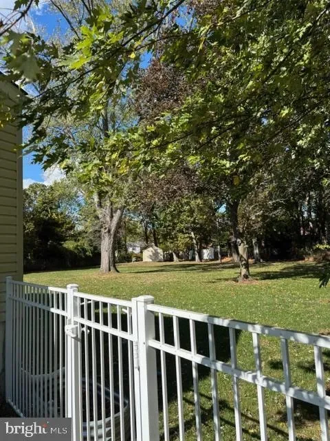 22 Tuscorora Cir, Old Bridge, NJ 08857, Old Bridge Township, New Jersey, United States. - Photo 12
