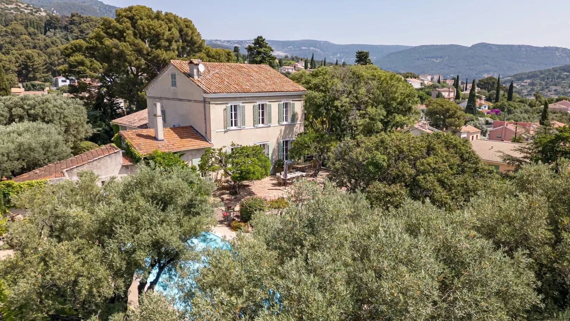 Toulon, Provence-Alpes-Côte d'Azur, France. - Photo 13