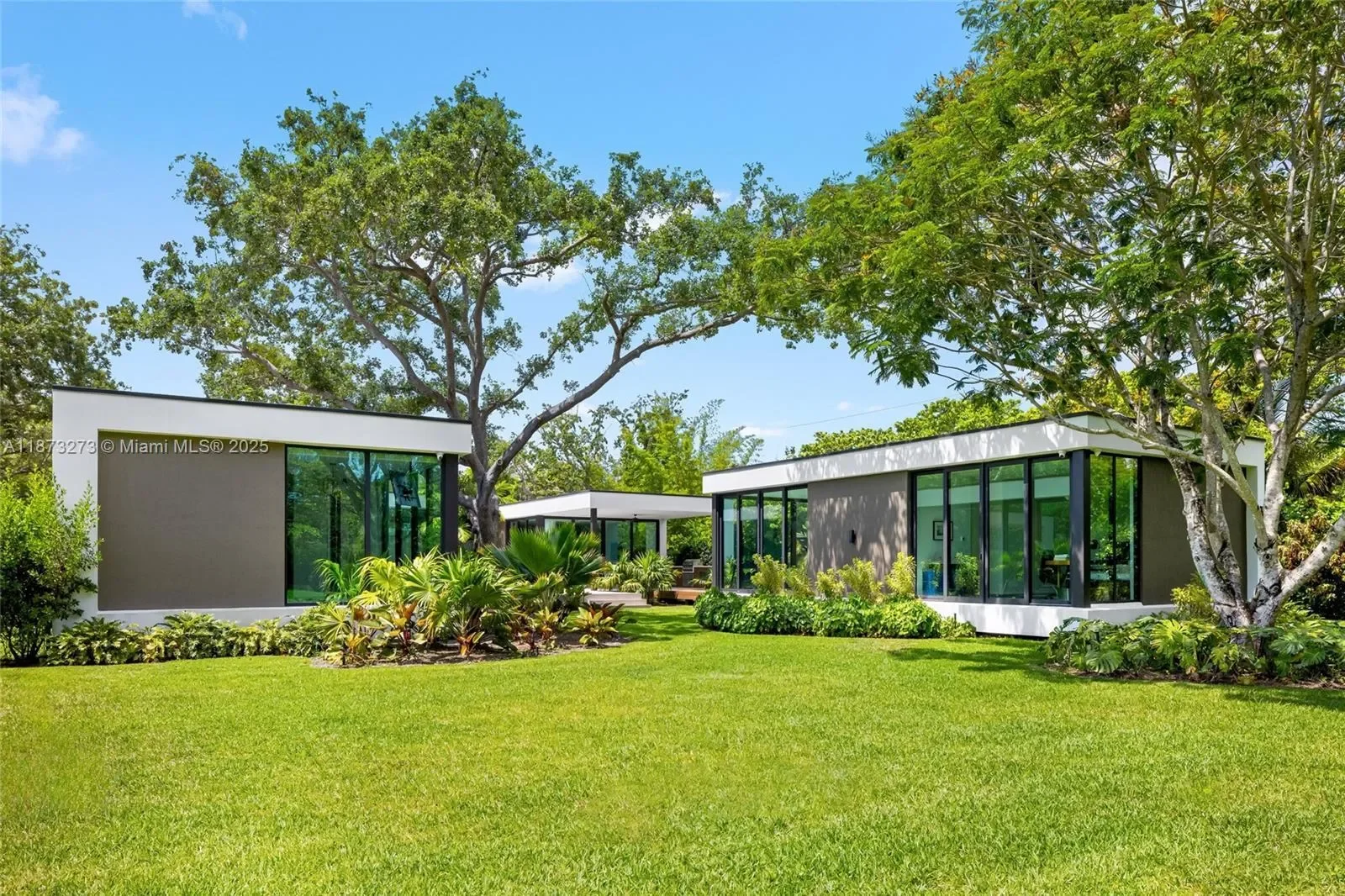 12100 SW 79th Ave, Coral Gables, Florida, United States. - Photo 65