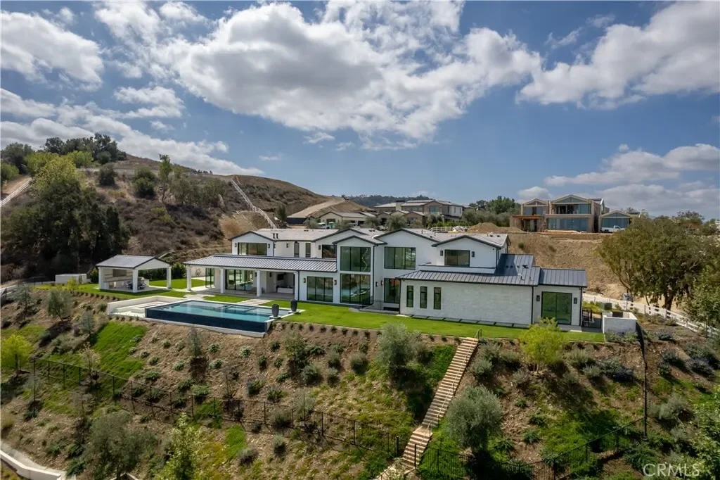 5340 WHITMAN Road, Hidden Hills, California, United States. - Photo 2