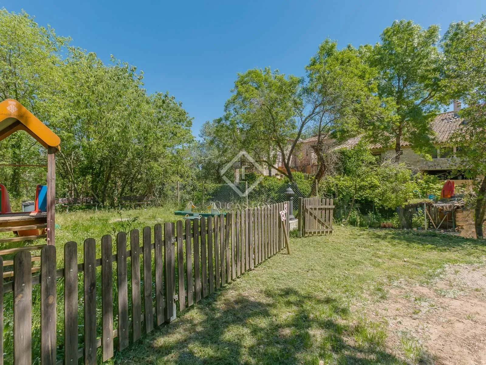 Exterior photo 12