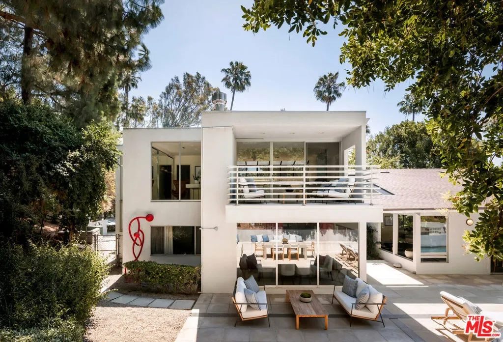 811 N Hillcrest Road, Beverly Hills, California, United States. - Photo 20