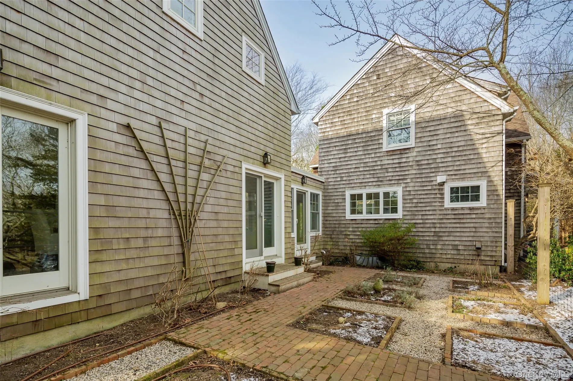 Exterior photo 10