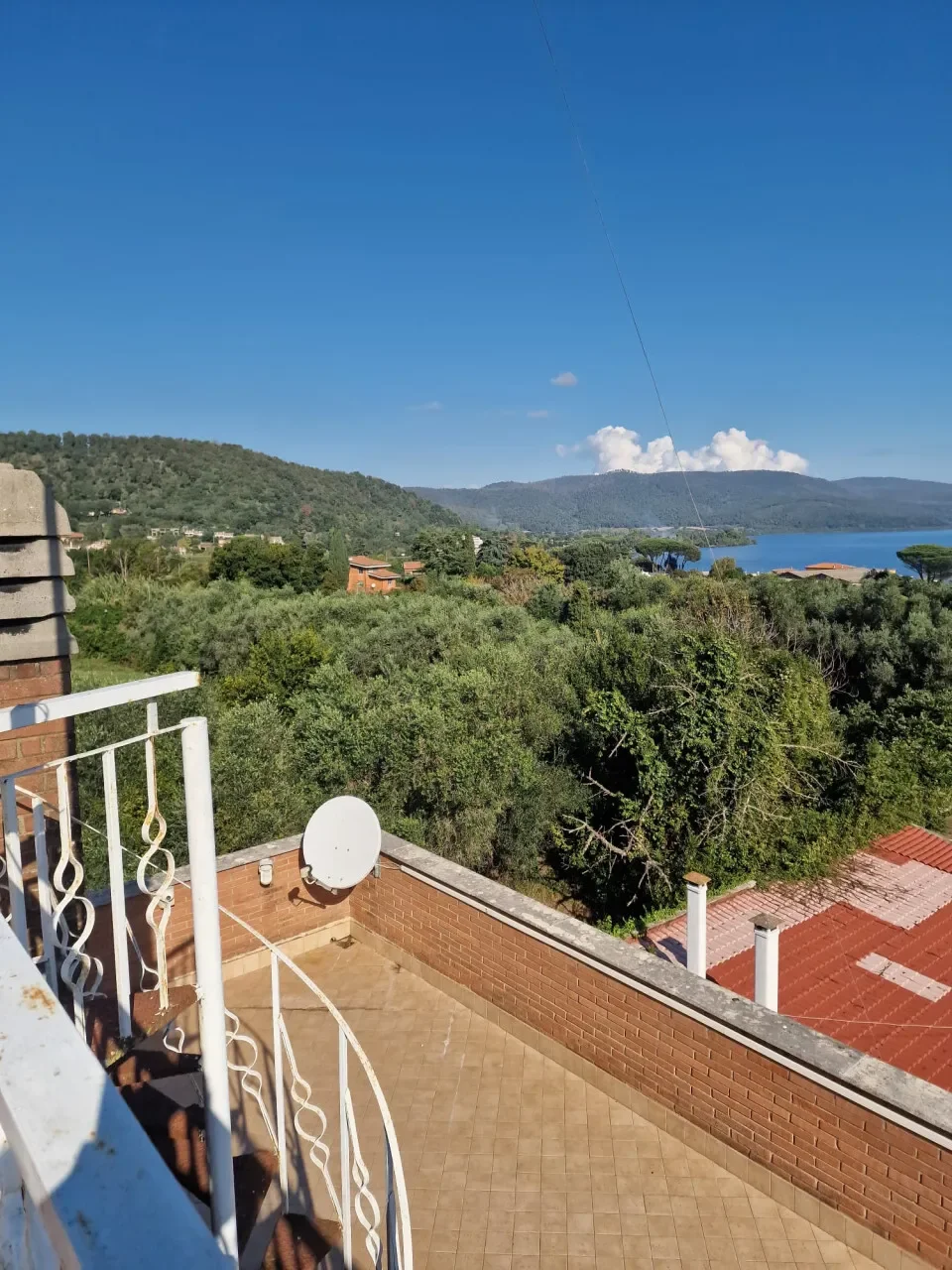 Via del Lago, Bracciano, Lazio, Italy. - Photo 57
