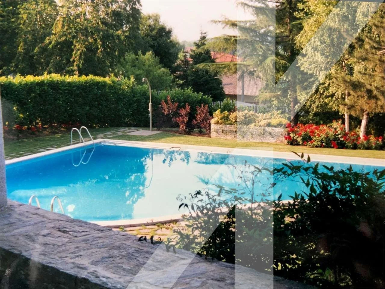 Exterior photo 12