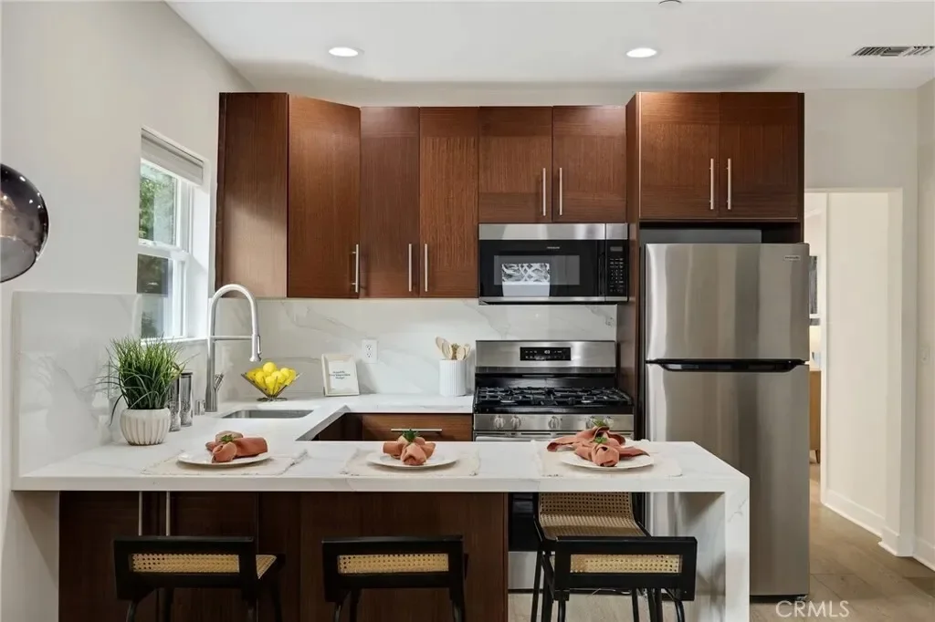 724 San Miguel Avenue, Los Angeles, California, United States. - Photo 9