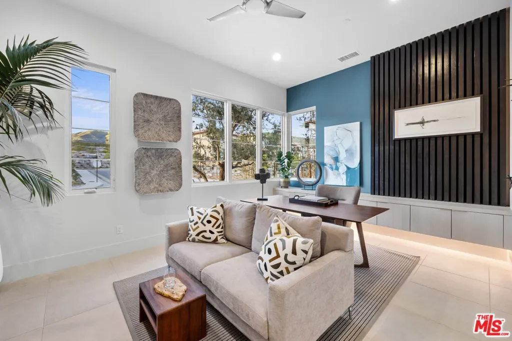 20378 W Marlow Lane, Los Angeles, California, United States. - Photo 33