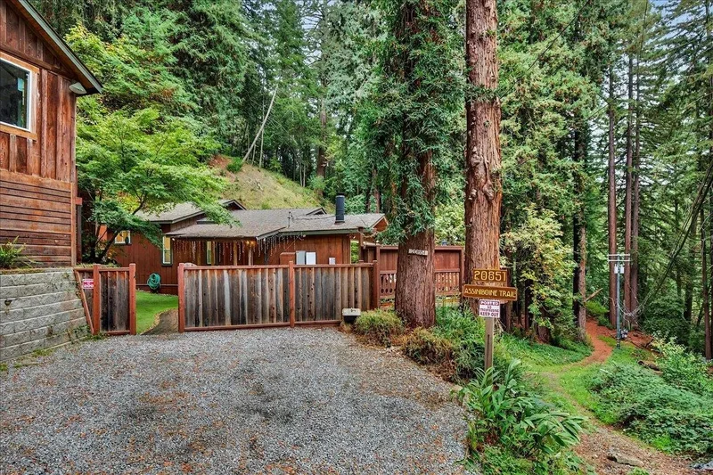 20851 Assiniboine Trail, Los Gatos, California, United States. - Photo 40