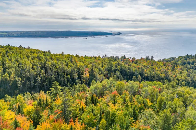 Ch. du Cap-aux-Corbeaux S., Baie-Saint-Paul, Quebec, Canada. - Photo 3