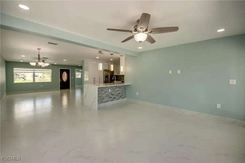 107 Albatross Street, Fort Myers Beach, FL 33931, Fort Myers Beach, Florida, United States. - Photo 18