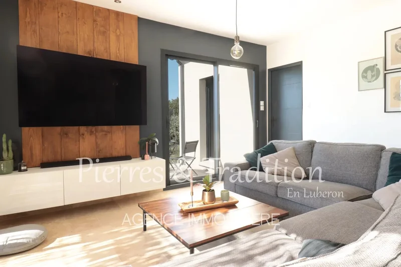 Saint-Saturnin-lès-Apt, Provence-Alpes-Côte d'Azur, France. - Photo 8